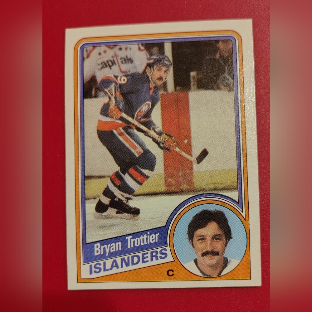 Bryan Trottier 1984-85 Topps #104 New York Islanders NHL Hockey Card